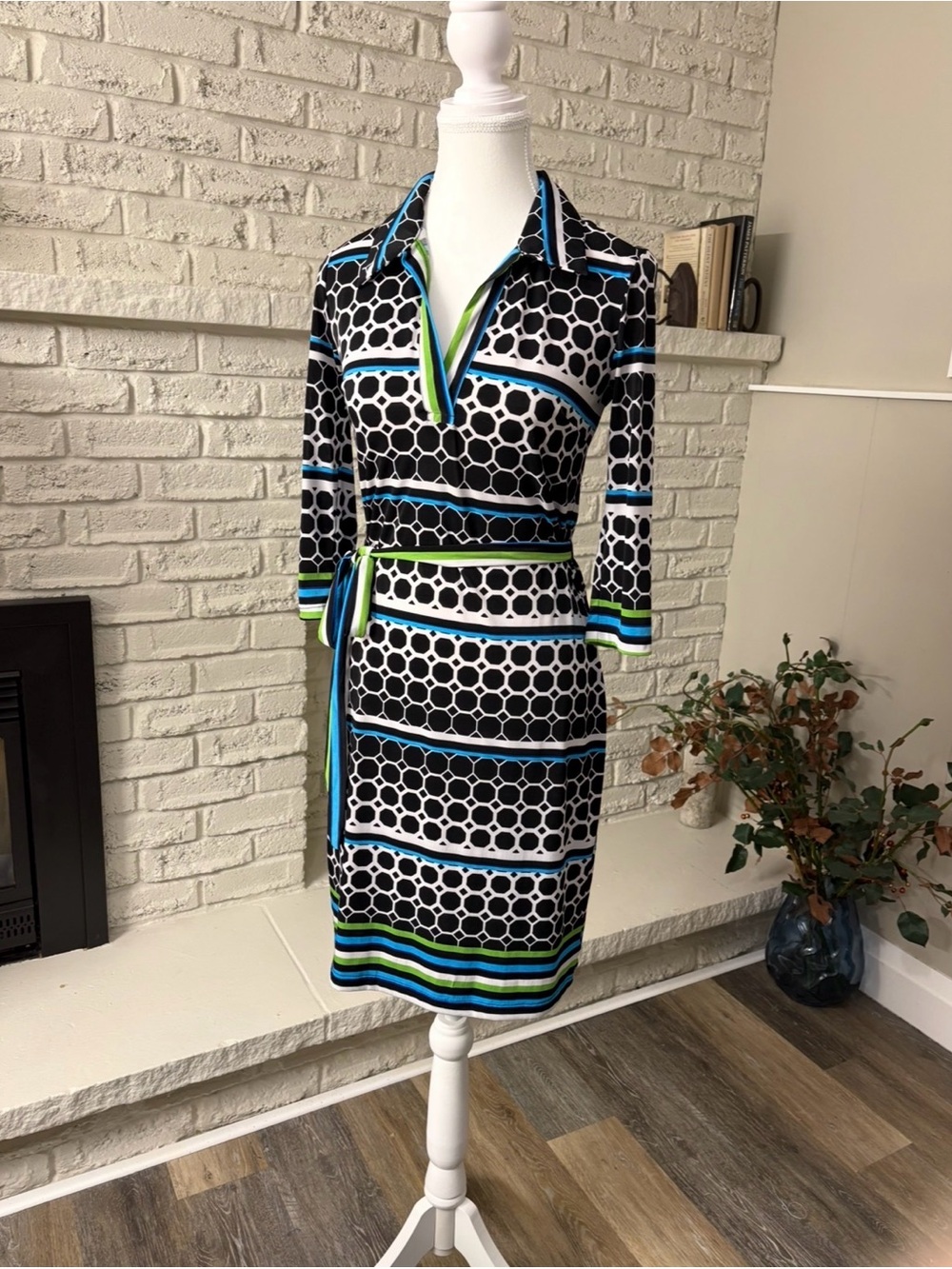Mlle Gabrielle Geometric Collared Wrap Dress Blue Green Mod Size S